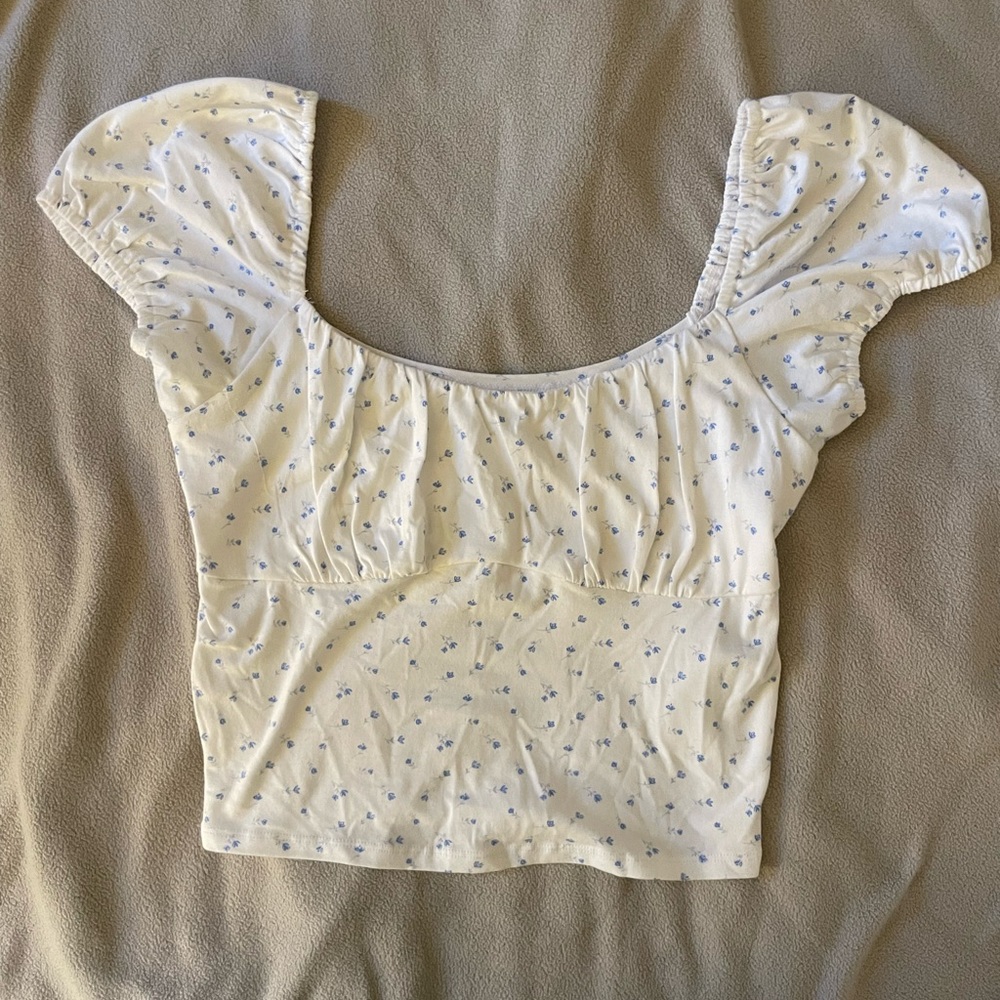White and Blue Floral Fitted top